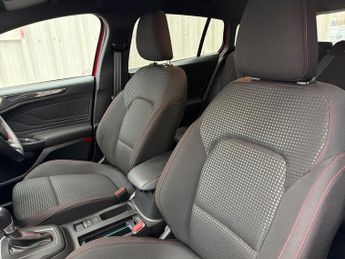 Ford Focus Estate ST-Line 1.0 MHEV 155PS Auto