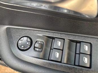 Peugeot 208 5Dr E-Style 100kW 50kWh Auto