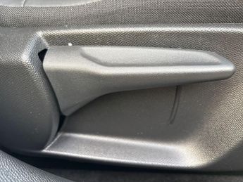 Peugeot 208 5Dr E-Style 100kW 50kWh Auto