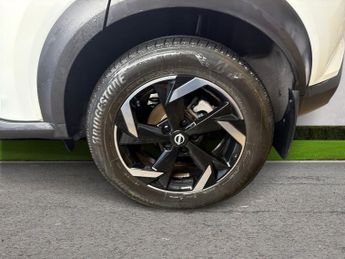 Nissan Juke 5Dr N-Connecta 1.0 DiG-T 114PS Auto