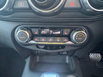 Nissan Juke 1.6 Hybrid Tekna 5dr Auto