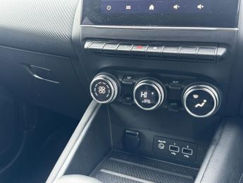 Renault Captur 1.6 E-TECH Hybrid 145 R.S. Line 5dr Auto