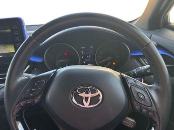 Toyota C-HR 1.8 Hybrid Dynamic 5dr CVT