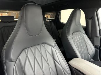 Ford Explorer 5Dr Premium Extended Range 2WD Auto