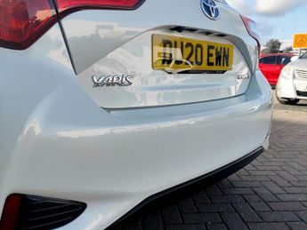 Toyota Yaris 1.5 Hybrid Y20 5dr CVT [Bi-tone]