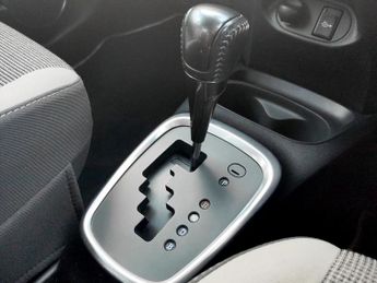 Toyota Yaris 1.5 Hybrid Y20 5dr CVT [Bi-tone]