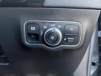 Mercedes-Benz GLA Class Mercedes GLA 180 5Dr AMG Line Premium 1.3 Auto