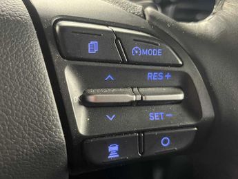 Hyundai Kona Premium SE Electric 64kWh EV (204ps)