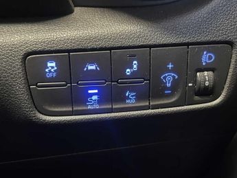 Hyundai Kona Premium SE 64kWh EV (204ps)