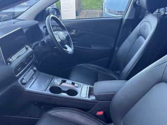 Hyundai Kona Premium SE Electric 64kWh EV (204ps)