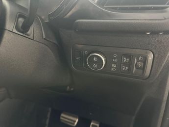 Ford Kuga 5Dr Black Package Edition 2.5 FHEV 190PS 2WD  Auto