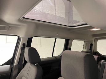 Ford Grand Tourneo Connect 1.5 EcoBlue (120PS) Automtaic Titanium 5dr**7 seater**