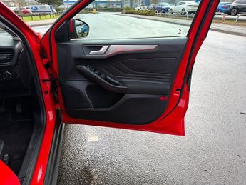 Ford Focus 5Dr Titanium 1.0 MHEV 125PS Auto