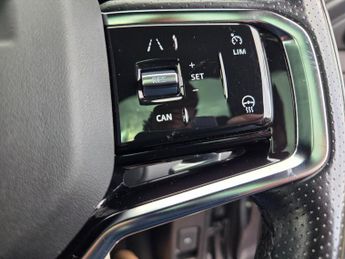 Land Rover Range Rover Evoque 2.0 D200 R-Dynamic SE 5dr Auto