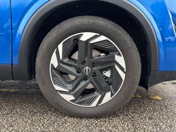 Nissan Qashqai 1.3 DiG-T MH 158 N-Connecta 5dr Xtronic