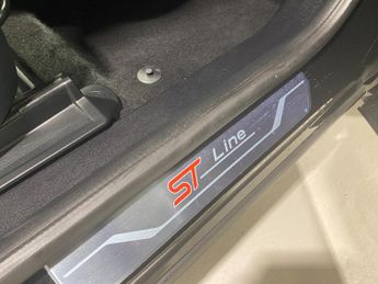 Ford Puma 1.0 Turbo EcoBoost (125PS) mHEV Automatic ST-Line 5dr.