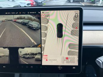 Tesla Model Y Long Range AWD 5dr Auto