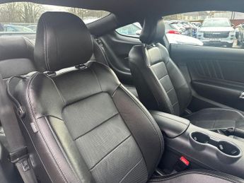 Ford MUSTANG Fastback GT 5.0 Auto