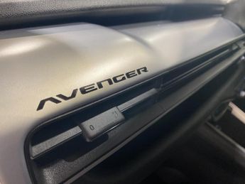 Jeep Avenger 54kWh (156PS) EV Automatic e-Summit 5dr.