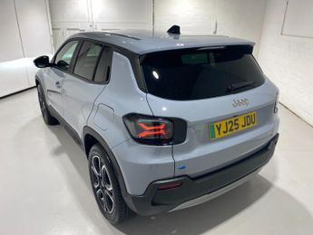 Jeep Avenger 54kWh (156PS) EV Automatic e-Summit 5dr.