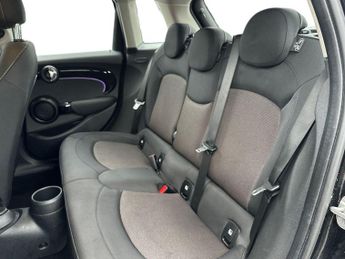 MINI HATCHBACK Cooper 5Dr Classic 1.5 Auto