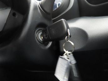 Toyota Yaris 1.5 Hybrid Design 5dr CVT