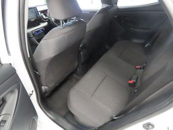 Toyota Yaris 1.5 Hybrid Design 5dr CVT