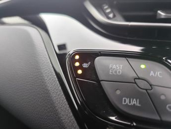 Toyota C-HR 2.0 Hybrid Design 5dr CVT