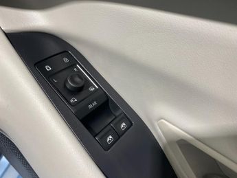 Ford Explorer 77kWh (286PS) EV Automatic SELECT Extended Range 5dr**Drivers As