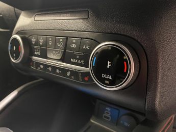 Ford Kuga 2.5 FHEV (190PS) Automatic Black Package Edition 5dr.