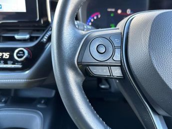 Toyota Corolla 5Dr Design 1.8 VVT-i Hybrid Design Auto