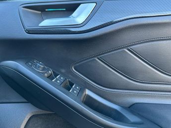 Ford Focus Estate ST-Line X 1.0 MHEV 155PS Auto