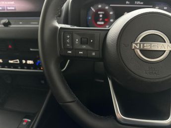 Nissan Qashqai 5Dr N-Connecta (Glass Roof) 1.5 E-Power Auto
