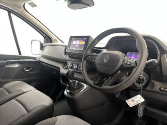 Renault Trafic LL30 E-Tech Advance L2 H1 LWB 52kWh Auto