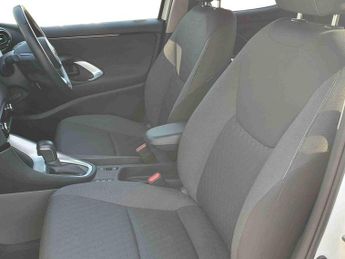 Toyota Yaris 1.5 Hybrid Design 5dr CVT