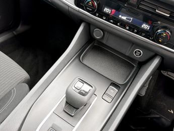 Nissan Qashqai 1.3 DiG-T MH 158 Acenta Premium 5dr Xtronic