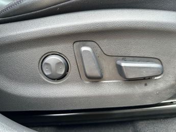 Hyundai Kona 5Dr Ultimate 150kW 64kWh Auto