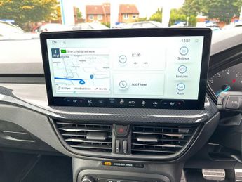 Ford Focus Estate ST-Line 1.0 MHEV 155PS Auto