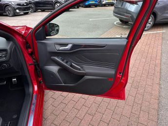 Ford Focus Estate ST-Line 1.0 MHEV 155PS Auto