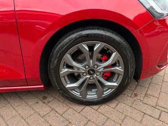 Ford Focus Estate ST-Line 1.0 MHEV 155PS Auto