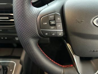 Ford Focus Estate ST-Line 1.0 MHEV 155PS Auto