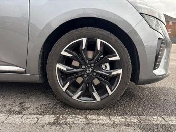 Renault Clio 1.6 E-TECH full hybrid 145 Techno 5dr Auto