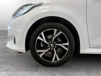 Toyota Yaris 1.5 Hybrid Design 5dr CVT