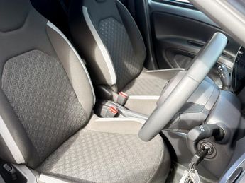 Toyota Aygo X 1.0 VVT-i Edge 5dr Auto