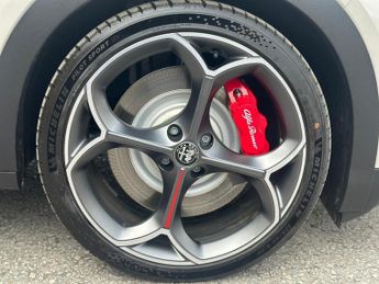 Alfa Romeo Junior 207kW Elettrica Veloce 54kWh 5dr Auto