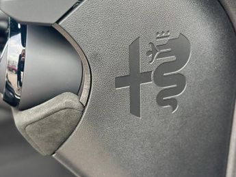 Alfa Romeo Junior 207kW Elettrica Veloce 54kWh 5dr Auto