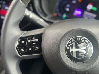 Alfa Romeo Junior 207kW Elettrica Veloce 54kWh 5dr Auto