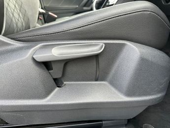 Volkswagen Tiguan VW  5Dr R-Line 2.0 TDI 4 AWD Motion Auto