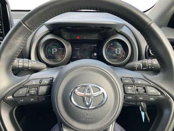 Toyota Yaris 1.5 Hybrid Design 5dr CVT