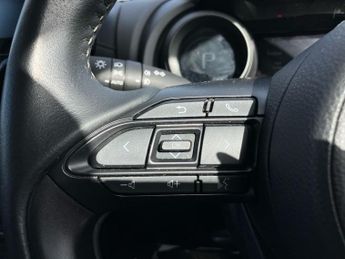Toyota Yaris 1.5 Hybrid Design 5dr CVT